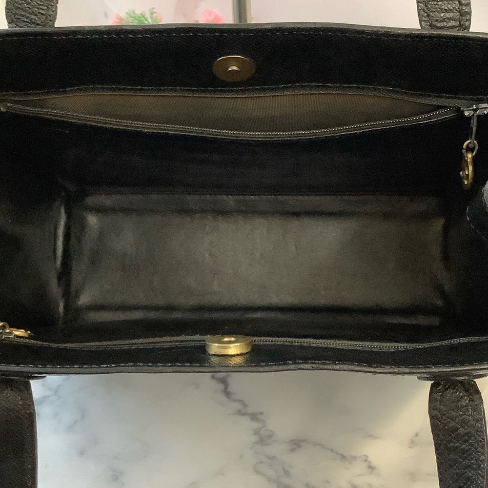GUC Chanel Caviar Tote - Picture 9 of 9